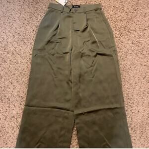 Kourt ladies olive green wide leg casual pants size Large